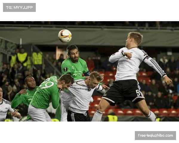 美因茨波图尔斯基头球破门 垫底球队展现顽强斗志